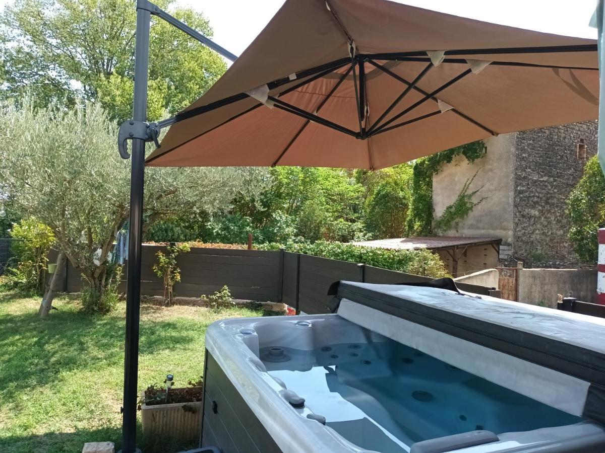 Chambres D'Hotes & Jacuzzi - A L'Ombre Des Amandiers Saint-Martin-d'Ardeche Exterior photo